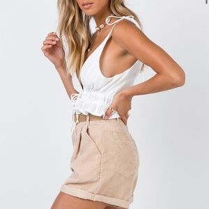 BRAND NEW - Applewood Beige Short - Princess Polly